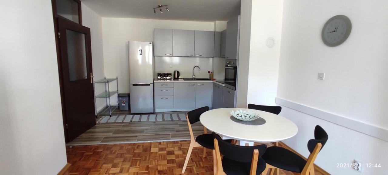 Apartment Emina Travnik Bagian luar foto
