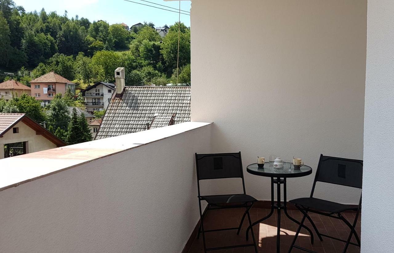 Apartment Emina Travnik Bagian luar foto